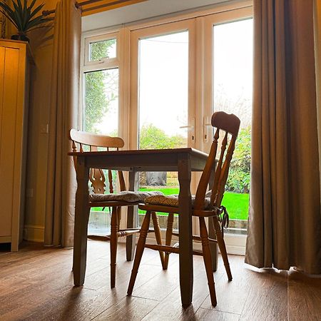 Vila Beautiful Cotswold Couples Retreat Bourton-on-the-Water Exteriér fotografie