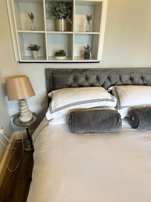 Vila Beautiful Cotswold Couples Retreat Bourton-on-the-Water Exteriér fotografie