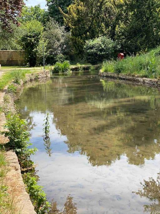 Vila Beautiful Cotswold Couples Retreat Bourton-on-the-Water Exteriér fotografie