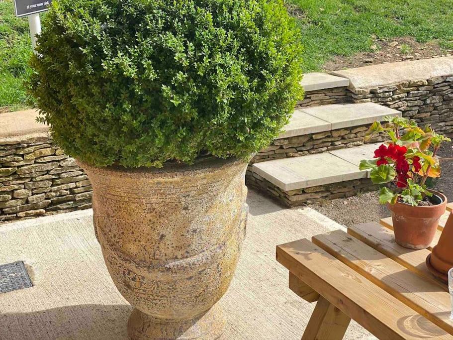 Vila Beautiful Cotswold Couples Retreat Bourton-on-the-Water Exteriér fotografie