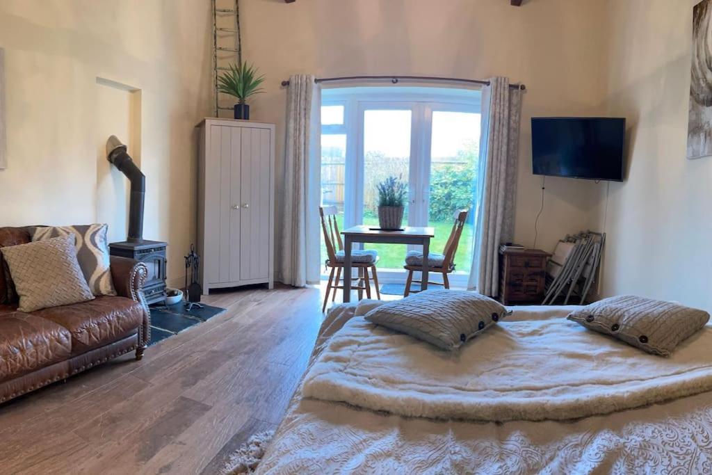 Vila Beautiful Cotswold Couples Retreat Bourton-on-the-Water Exteriér fotografie