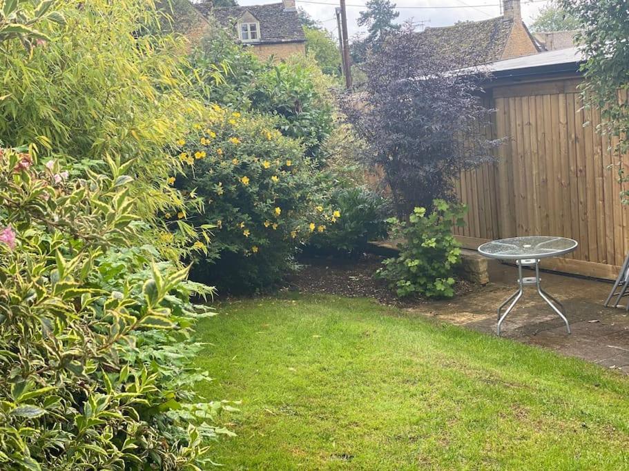 Vila Beautiful Cotswold Couples Retreat Bourton-on-the-Water Exteriér fotografie